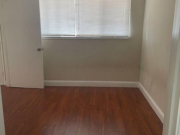 4th image of 161 Oak Ave APT 3