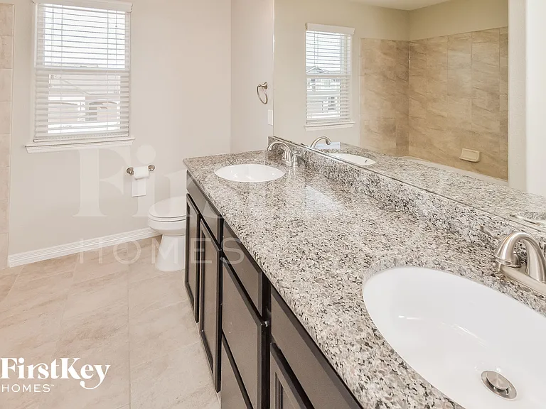10255 Hidden Park Way — Photo 10