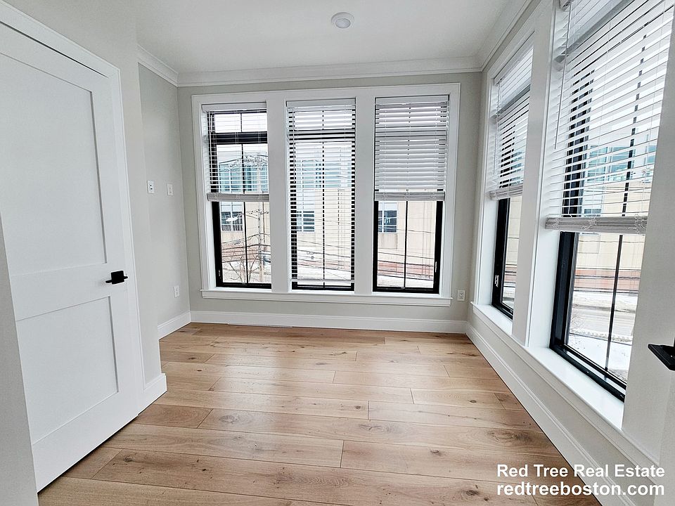 1st image of 157 Everett St #302A