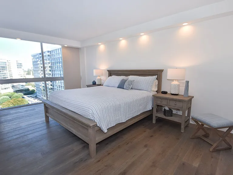 1810 Avenida Del Mundo #1007 — Photo 11