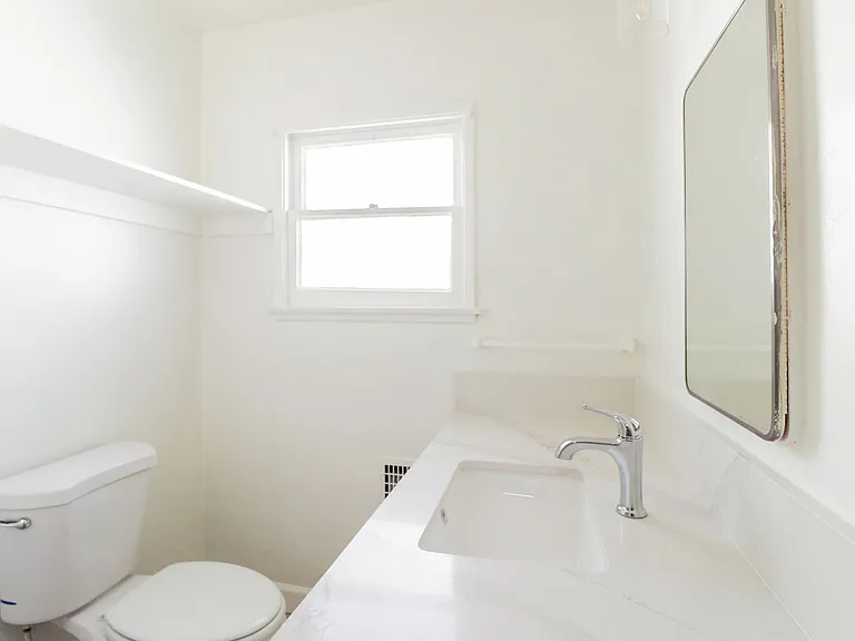 Berendo Street Apartments — Photo 14