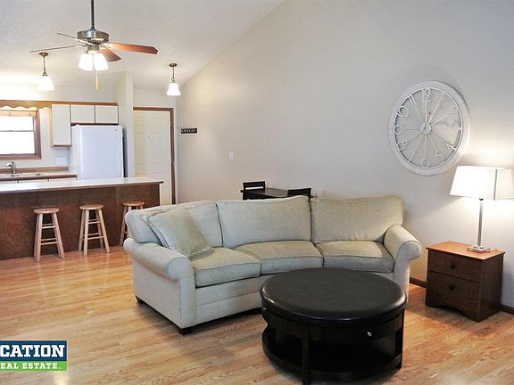 5th image of 3140 Laramie Cir