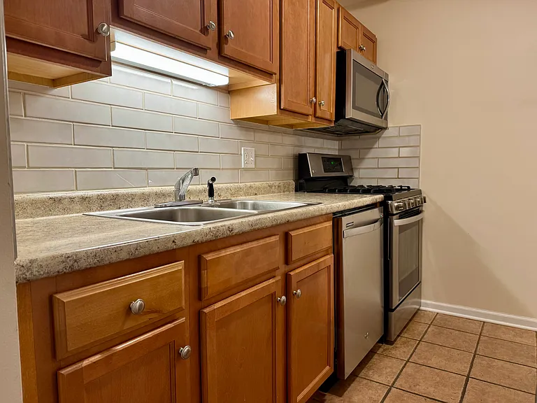 931 Jonathon Ct #3 — Photo 13