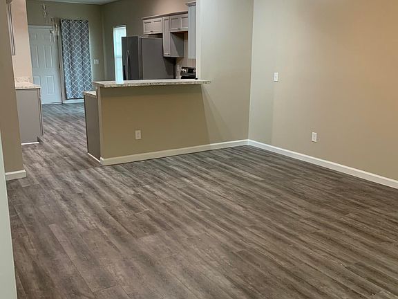 4th image of 6224 Barry Dr W
