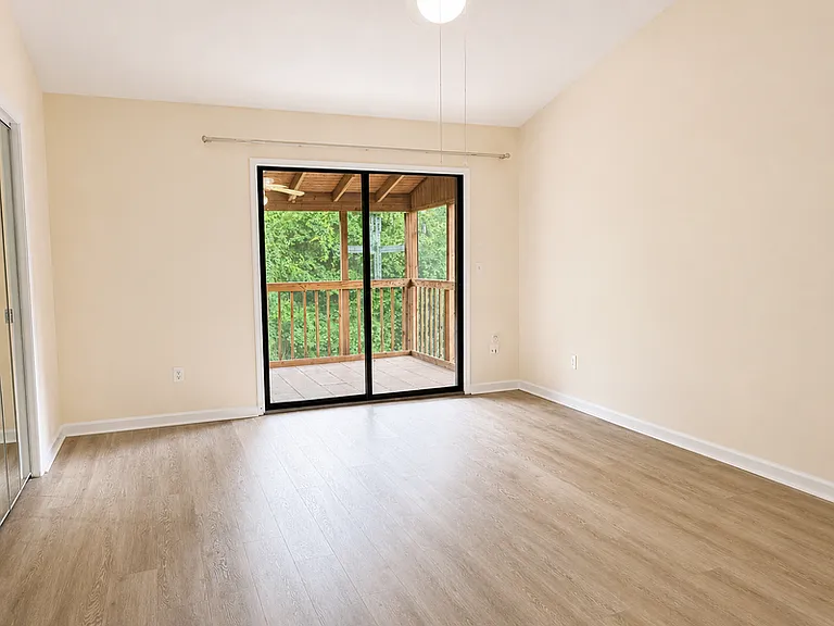 3207 Shamrock St E #18 — Photo 8