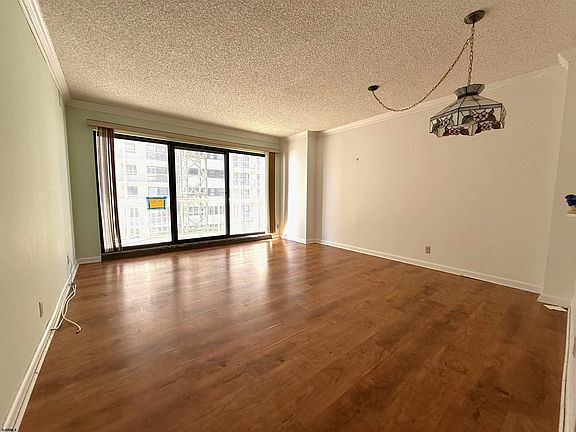 2nd image of 3101 Boardwalk #1-1402-A