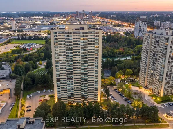 8 Lisa St E #1506, Brampton, ON L6T 4S6