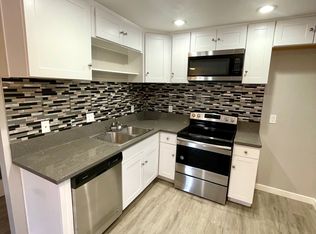 311 14th St APT B, Huntington Beach, CA 92648