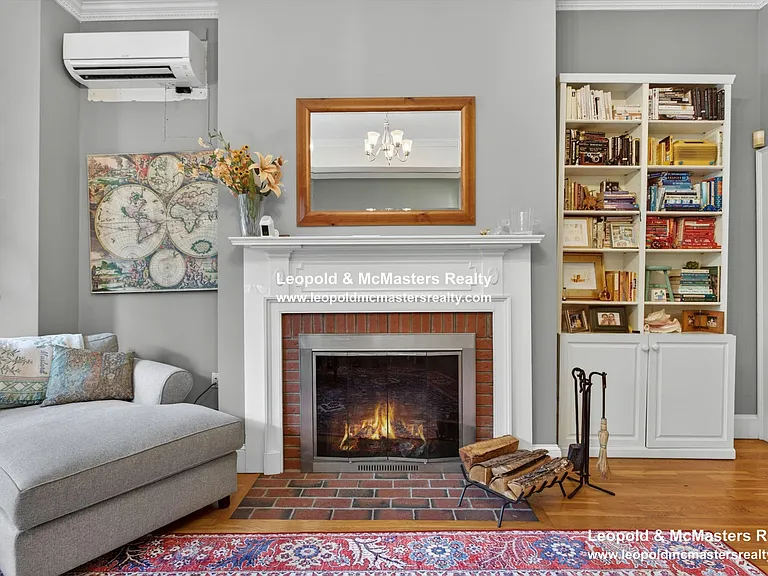 9 Regent Cir #1 — Photo 2