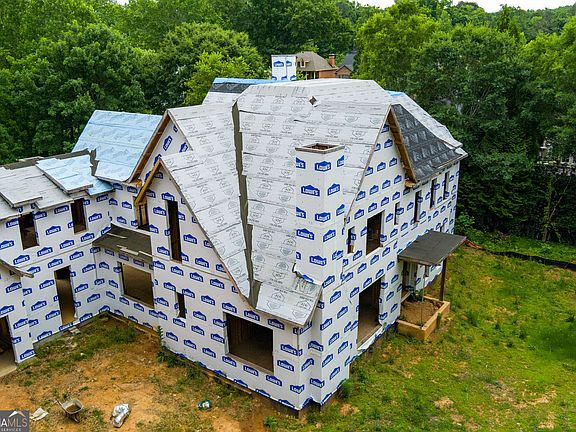 2nd image of 4957 Peachtree Dunwoody Rd