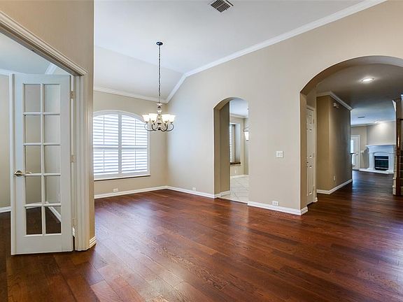 4th image of 922 Grand Cypress Ln