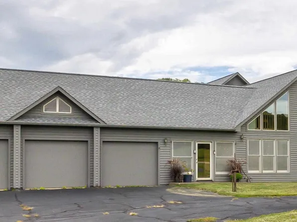 67 Sugarcreek Trl, Galena, IL 61036