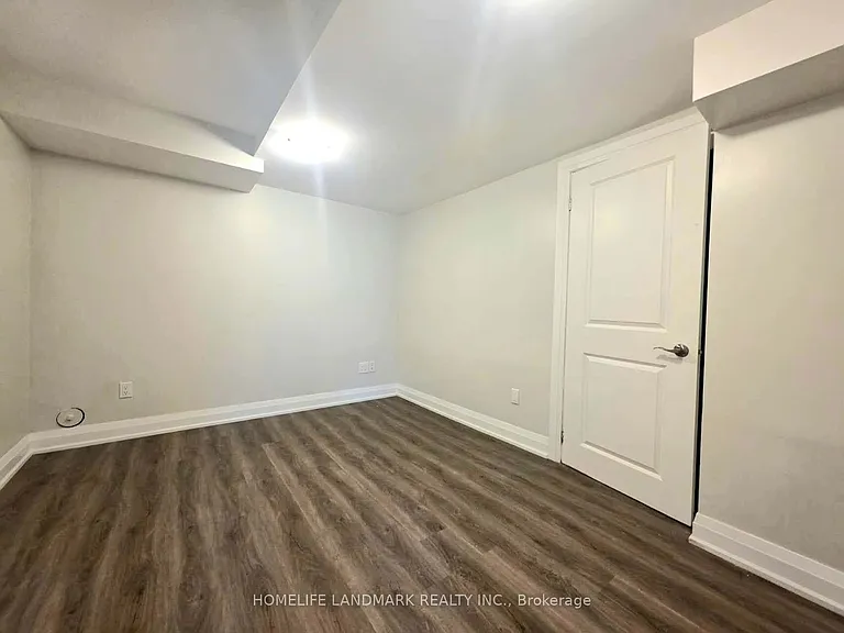 6 Fernwood Ct #A — Photo 4