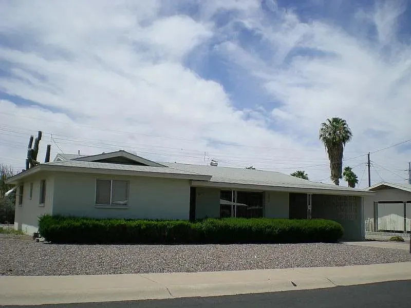 2 bed, 1217 sqft, $1,745 — Photo 1