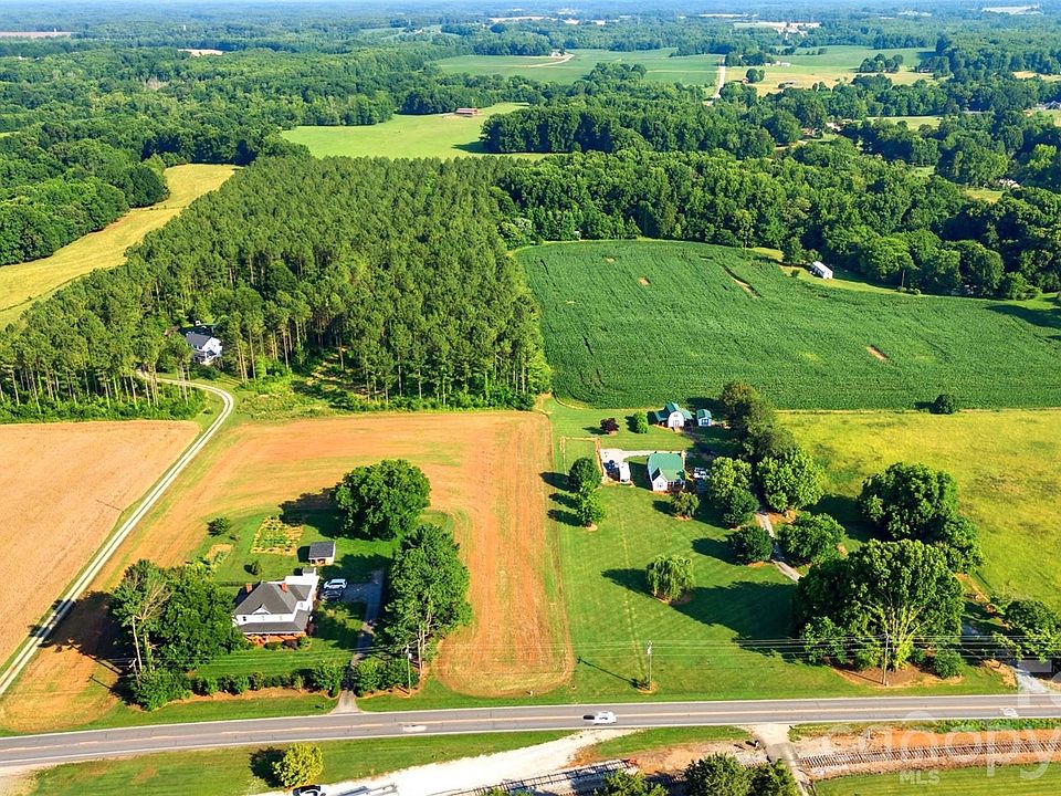 2nd image of 801 High Way