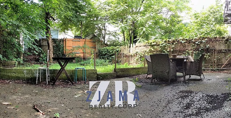 Rented by Zjama Realty Corp | media 18