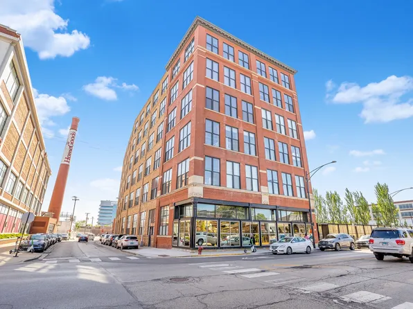 1872 N Clybourn Ave APT 403, Chicago, IL 60614