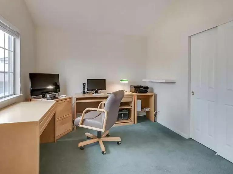 2045 Chetwood Dr — Photo 17