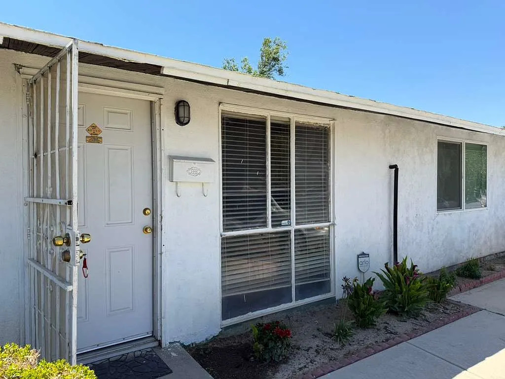 1 bed, 365 sqft, $1,100 — Photo 1