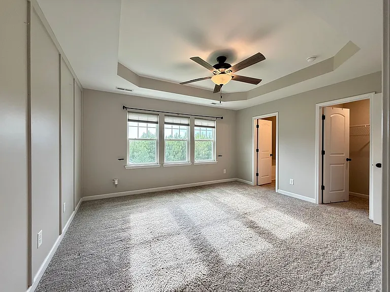 303 Breezeway Dr — Photo 30