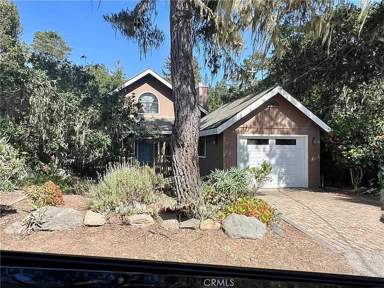 1530 Emerson Rd — Photo 1