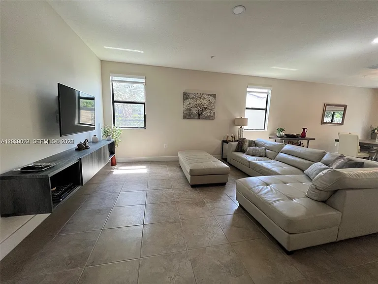 10455 NW 82nd St #1 — Photo 3