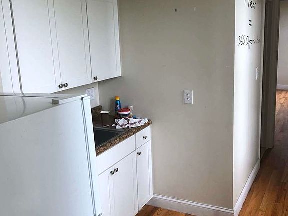 5th image of 1671 York Ave #5S