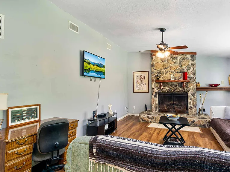 2843 Shady Oak Ln — Photo 14