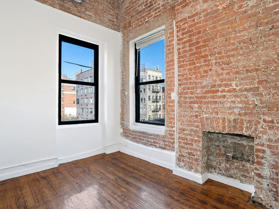 1st image of 460 W 46th St #3