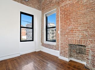 460 W 46th St #3, New York, NY 10036