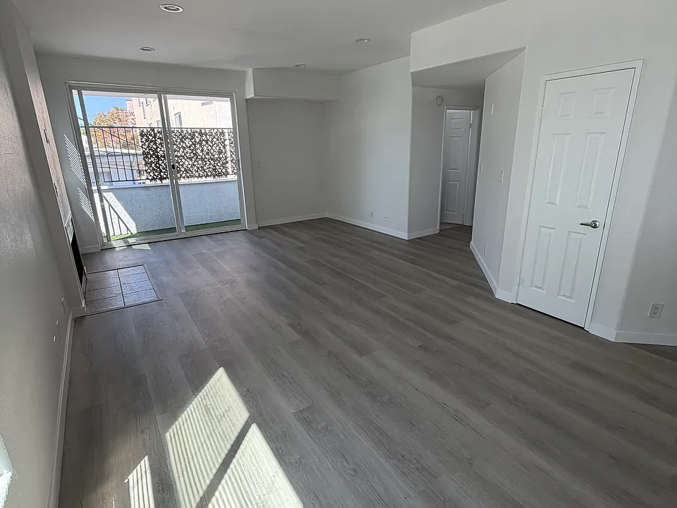 1515 S Shenandoah St #202