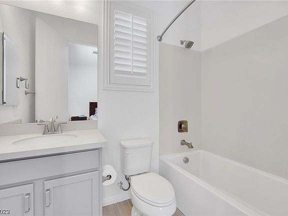 5th image of 289 Molinetto St