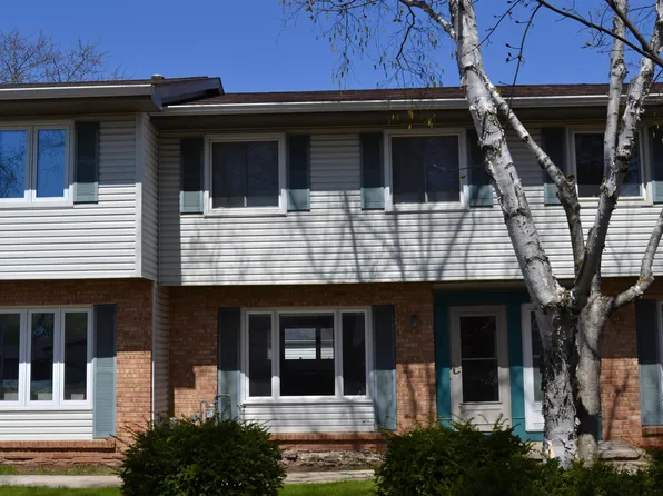 862 Castle Rd, Fond Du Lac, WI 54935