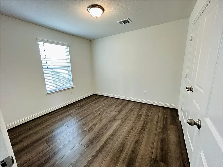 749 Lake Lacosta Dr — Photo 31