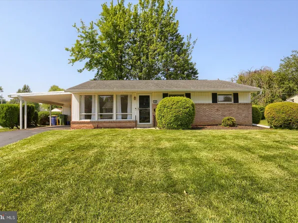 138 Cambridge Dr, Mechanicsburg, PA 17055