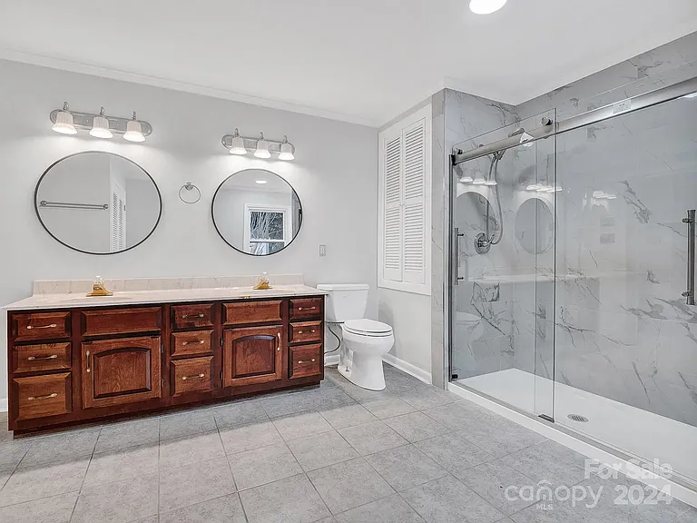846 S Magnolia St — Photo 5