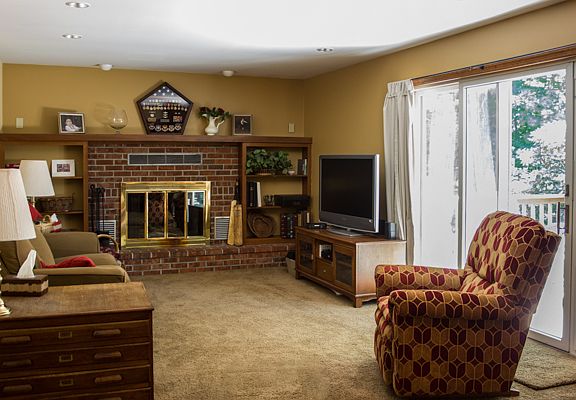 2nd image of 688 Earl Dr