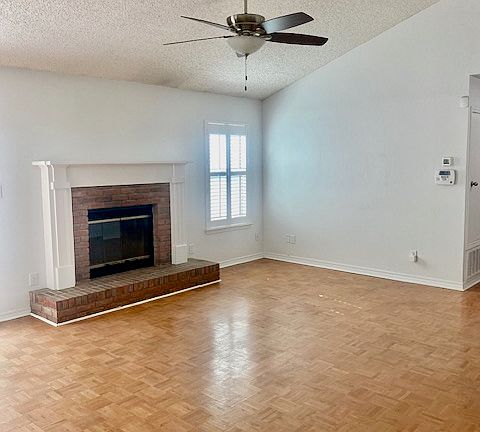 3rd image of 4115 Argenta Way