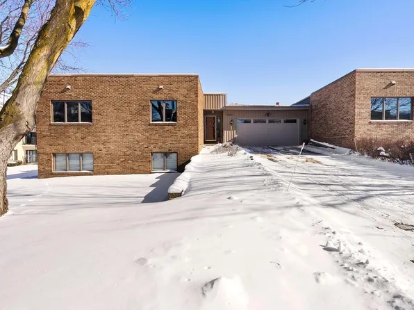 1930 Kamille Ct, Waterloo, IA 50701