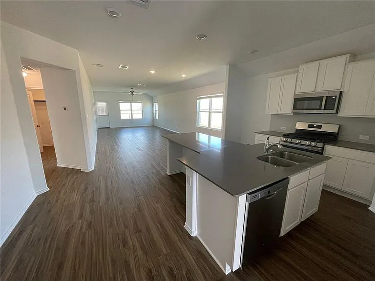 101 Konik Rd — Photo 3