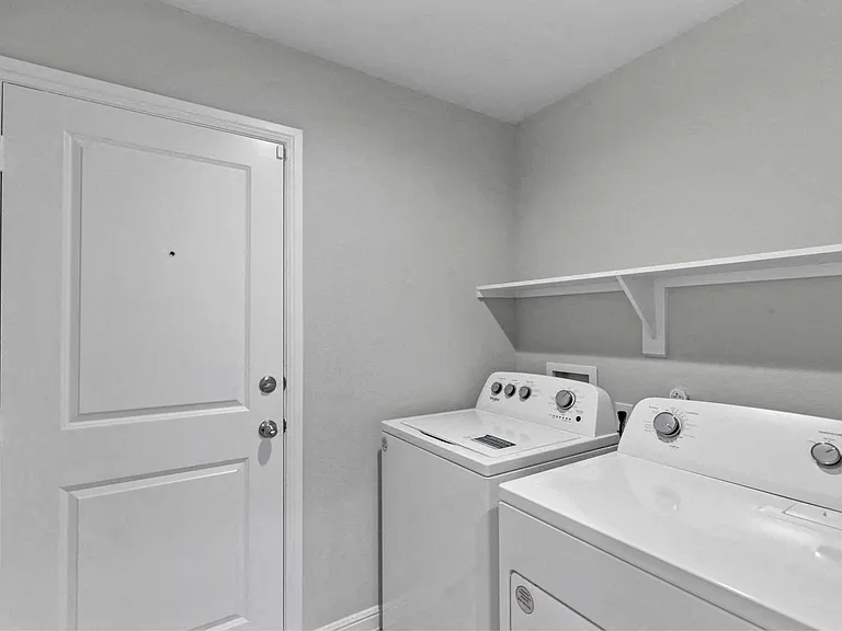 226 Seclusion Dr — Photo 11