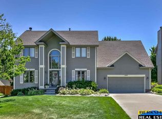 13815 Meredith Ave, Omaha, NE 68164