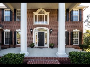 229 NE Hidden Ridge Cir, Lees Summit, MO 64064