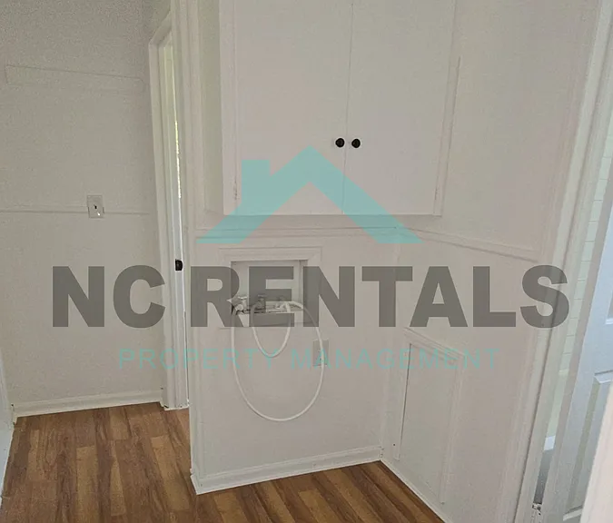 900 Greenwood Blvd — Photo 10