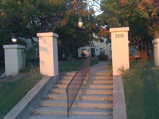 The entrance to the courtyard.