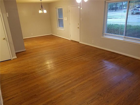4th image of 1244 Fair Oaks Dr