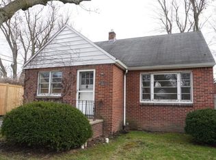 63 Norman Pl, Eggertsville, NY 14226