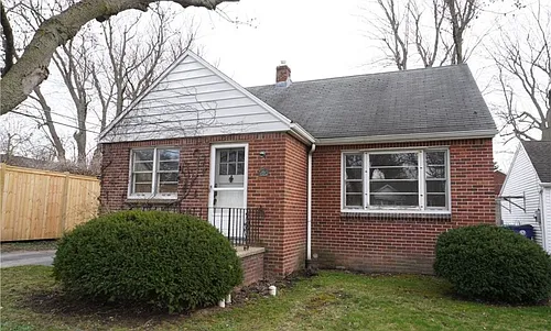 63 Norman Pl Photo 1