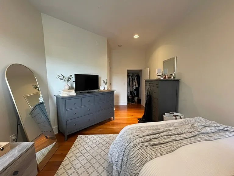 191 Winthrop Rd #2 — Photo 5