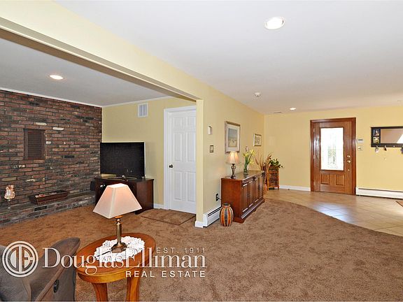 2nd image of 103 Lagoon Blvd